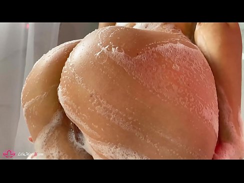 ❤️ Bruneta masturbuje kundu vibrátorem až k intenzivnímu orgasmu ve sprše ❌ Porno video u cs.sexarxiv.ru
