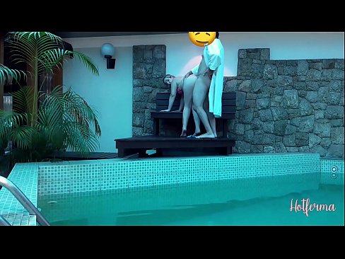 ❤️ Šéf pozve služebnou k bazénu, ale neodolala žhavému ❌ Porno video u cs.sexarxiv.ru