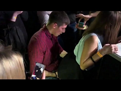 ❤️ Skutečný sex v ruském nočním klubu. Osmnáctiletá ruská dívka v análu a vagíně šuká v nočním klubu. ❌ Porno video u cs.sexarxiv.ru